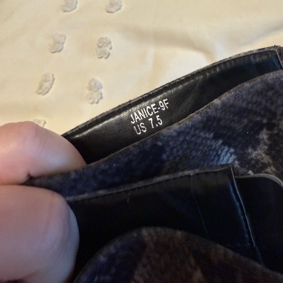 Snakeskin Faux Felt Booties - Picture 6 of 6